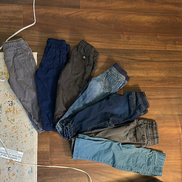 Lot of 3T pants. - Picture 9 of 9